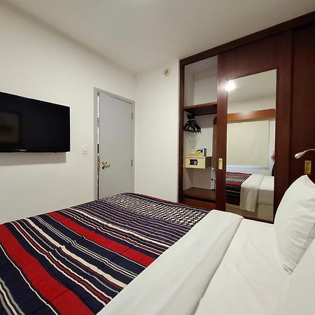 Flat INCRIVEL proximo Shoppings JK e Vila Olimpia San Paolo Esterno foto