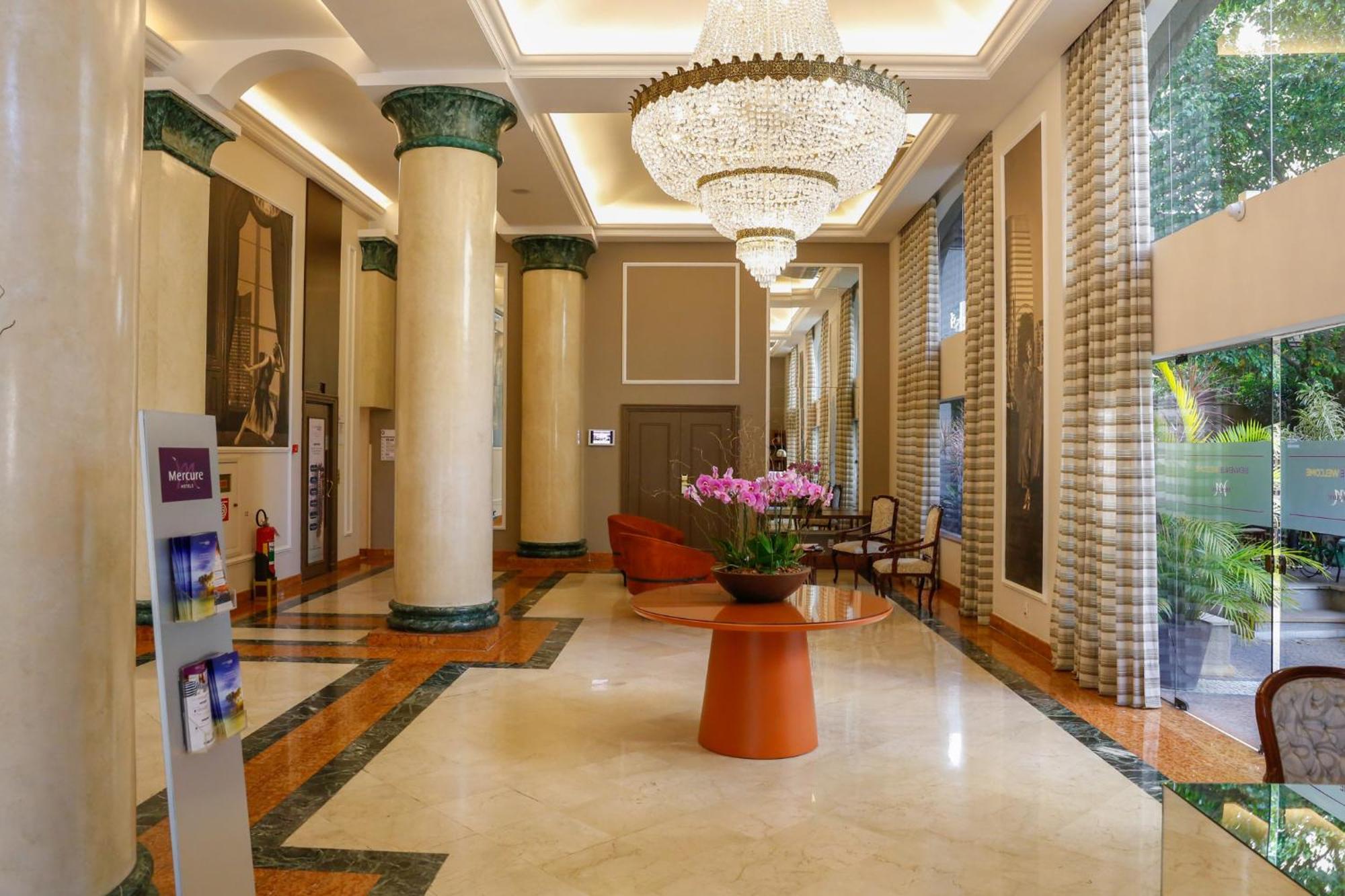 Flat INCRIVEL proximo Shoppings JK e Vila Olimpia San Paolo Esterno foto