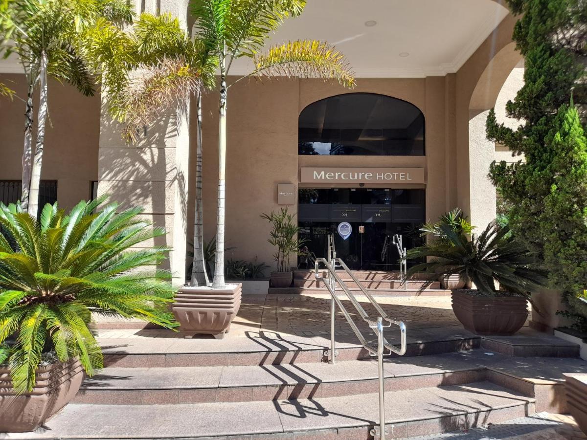 Flat INCRIVEL proximo Shoppings JK e Vila Olimpia San Paolo Esterno foto