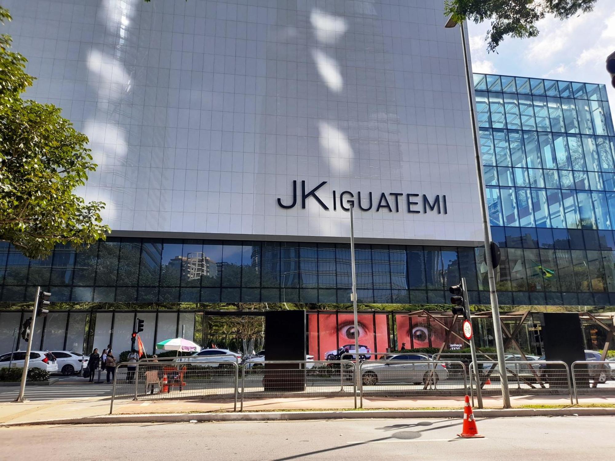 Flat INCRIVEL proximo Shoppings JK e Vila Olimpia San Paolo Esterno foto